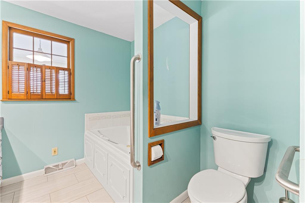 1902 Park Ridge Drive Property Photo 19