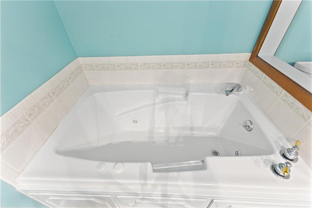 1902 Park Ridge Drive Property Photo 20