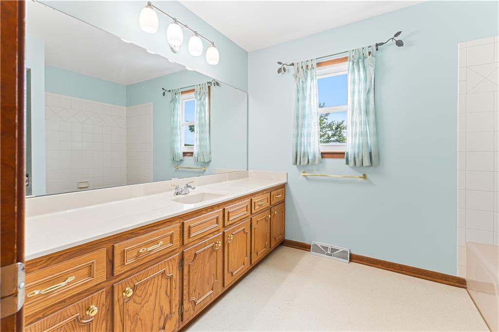 1902 Park Ridge Drive Property Photo 29