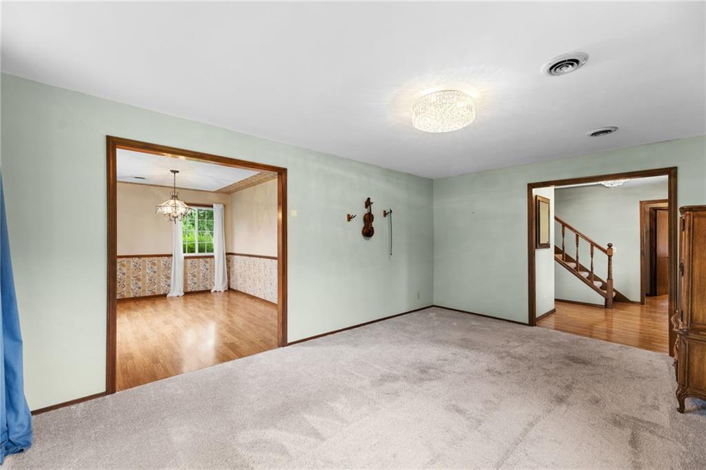 308 Canary Lane Property Photo 6