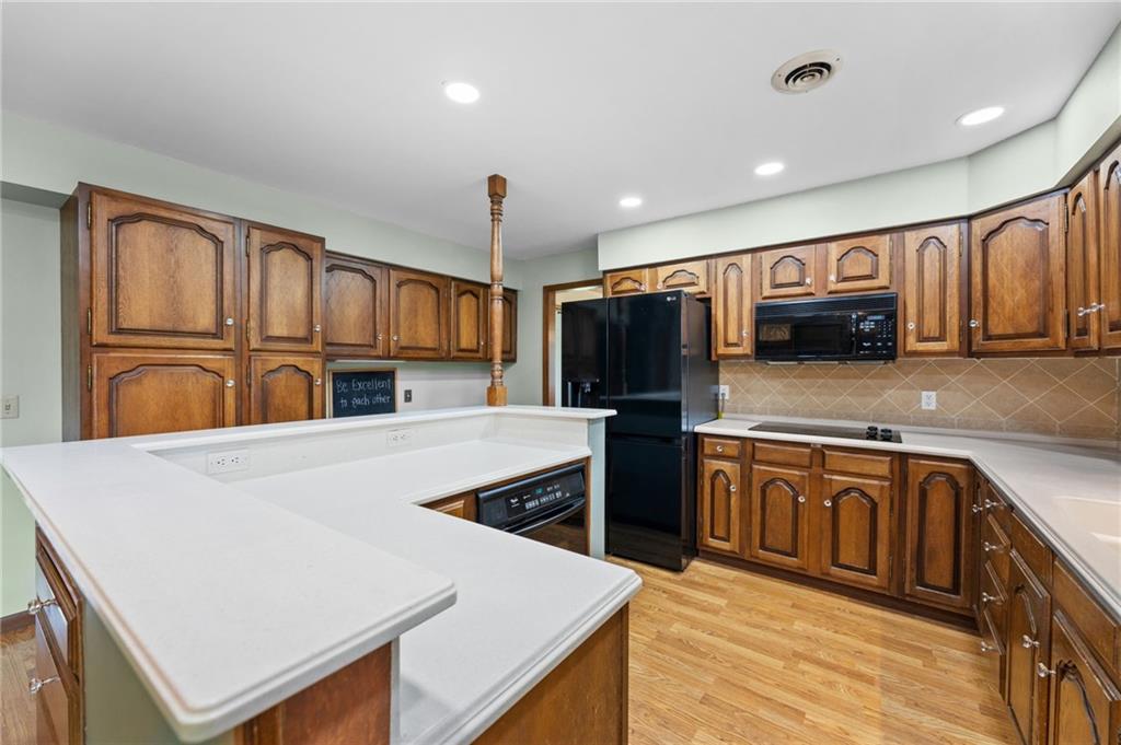 308 Canary Lane Property Photo 10