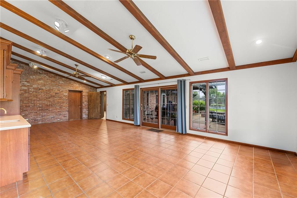 308 Canary Lane Property Photo 21