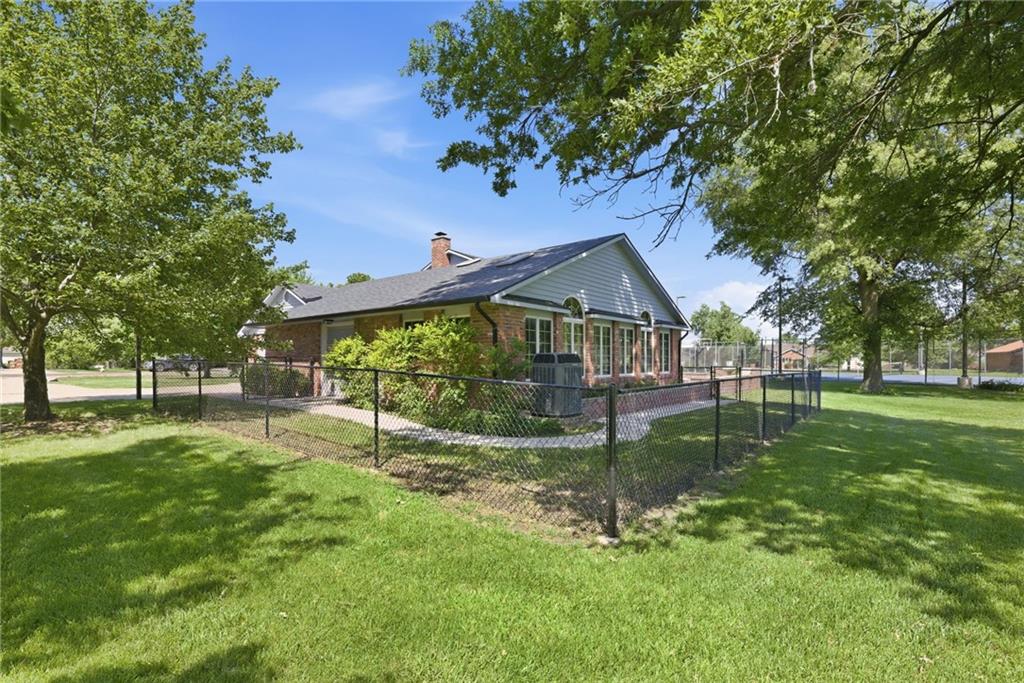 308 Canary Lane Property Photo 43