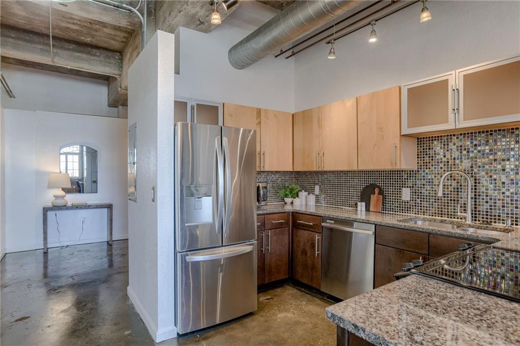 321 W 7th Street Property Photo 5
