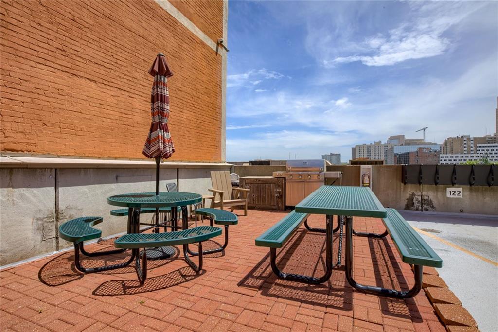 321 W 7th Street Property Photo 16