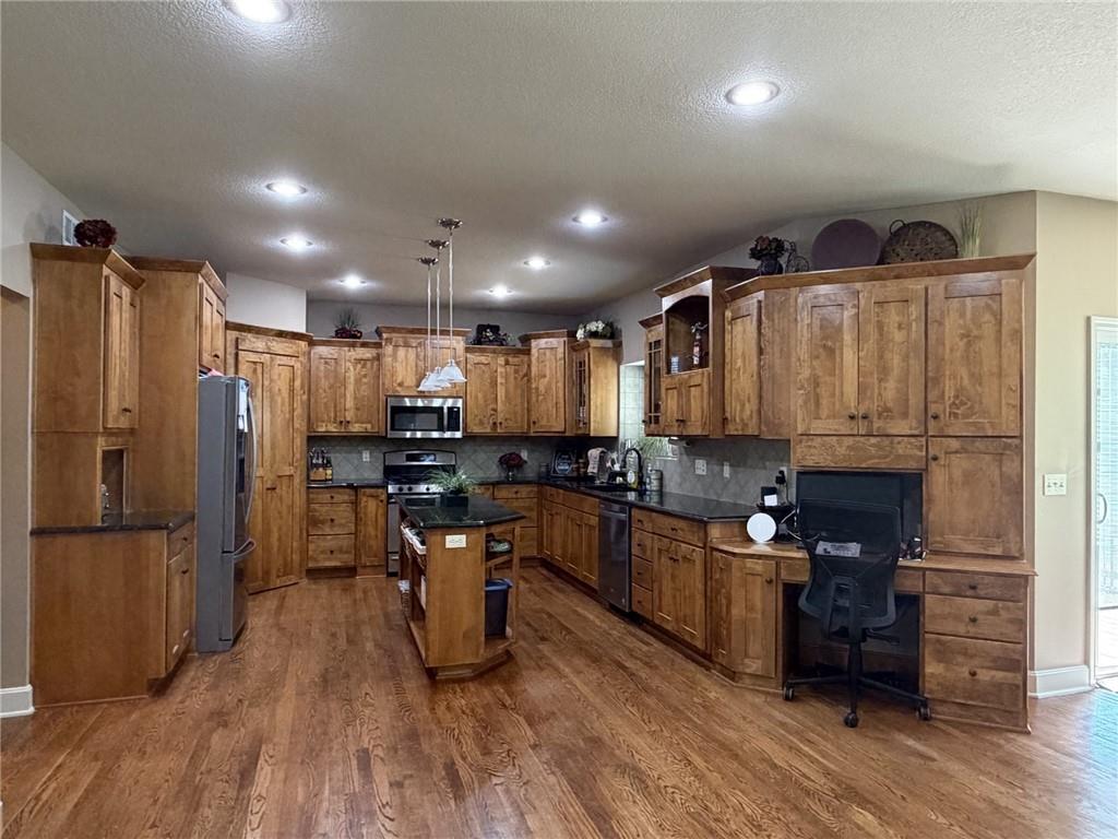 7822 Hull Avenue Property Photo 11