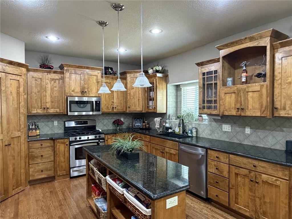 7822 Hull Avenue Property Photo 12