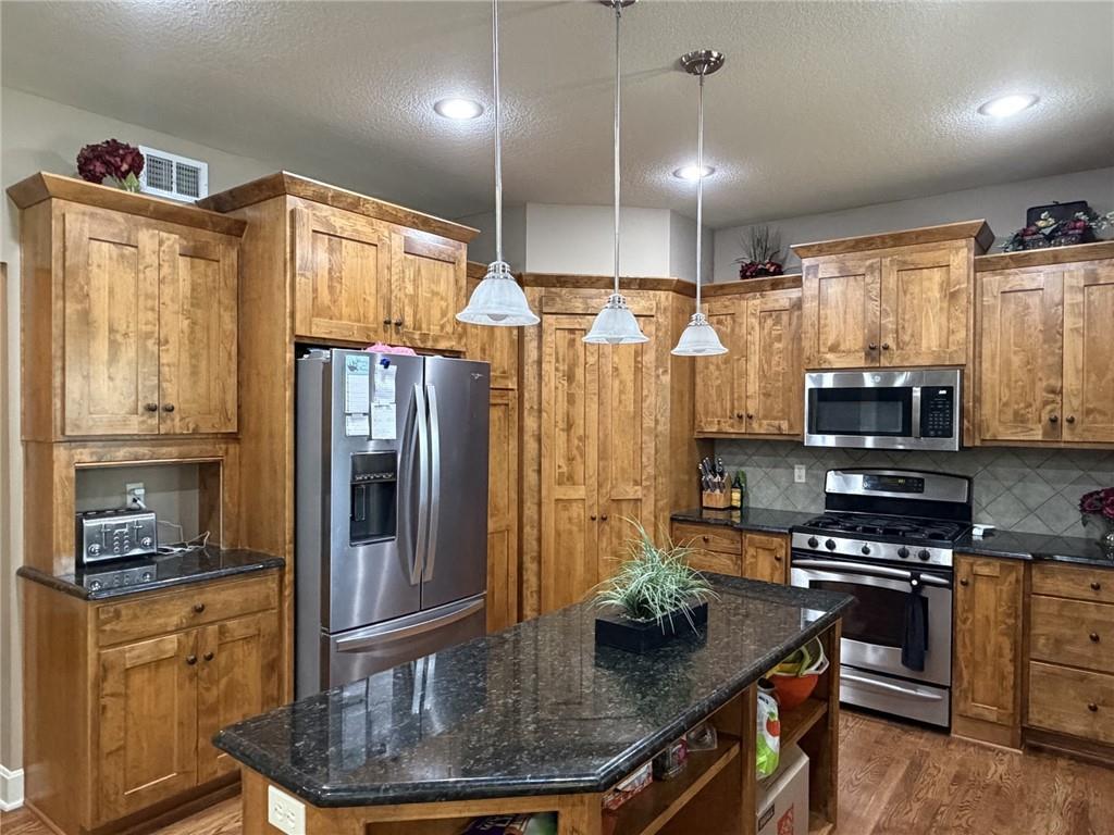 7822 Hull Avenue Property Photo 13