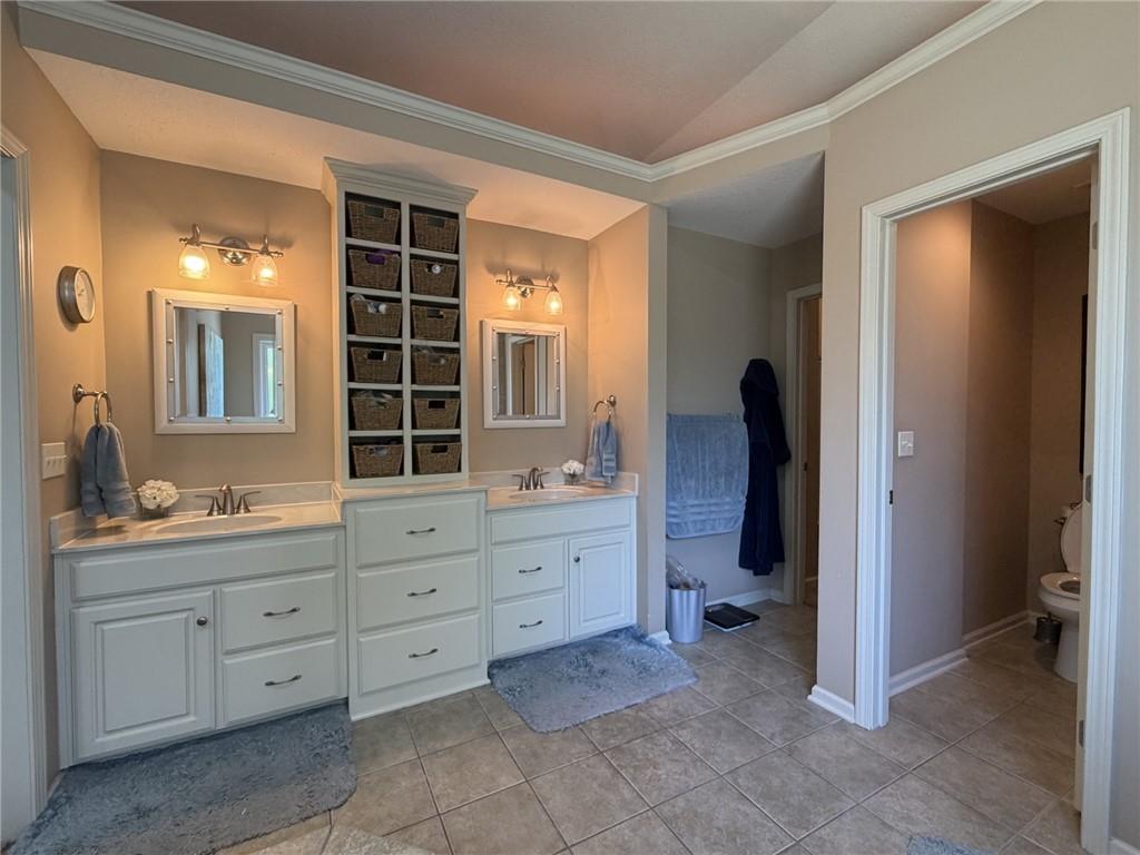 7822 Hull Avenue Property Photo 19