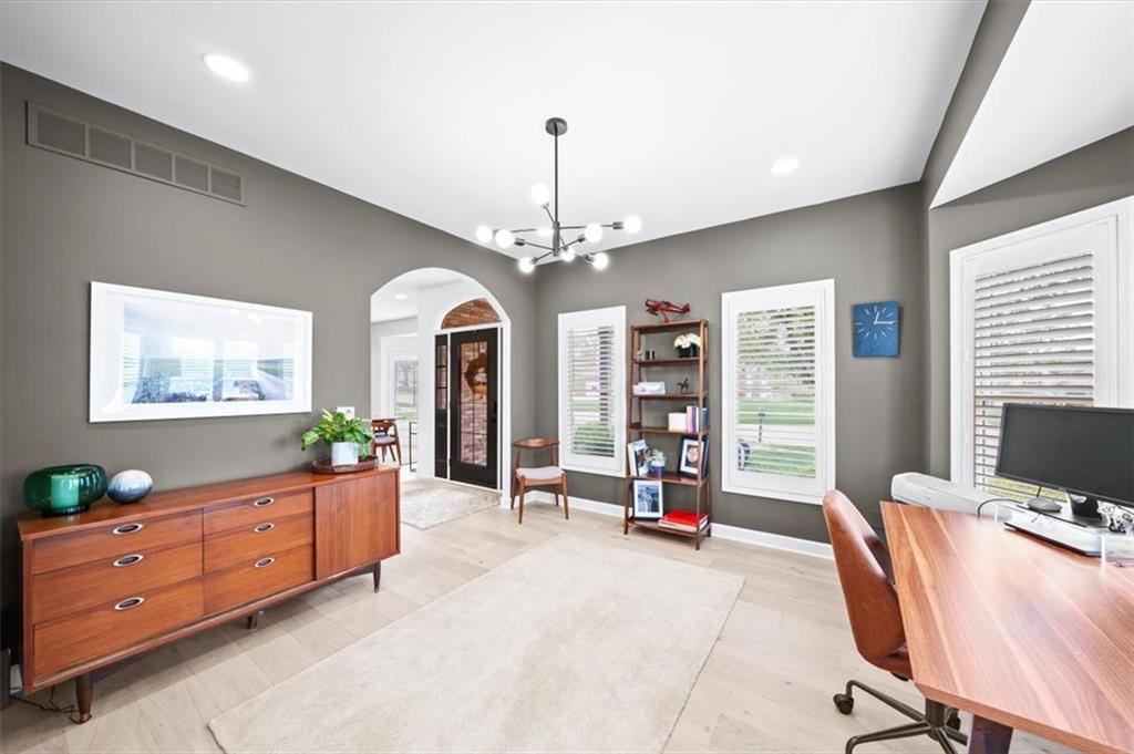 3506 Woodland Pointe Drive Property Photo 4