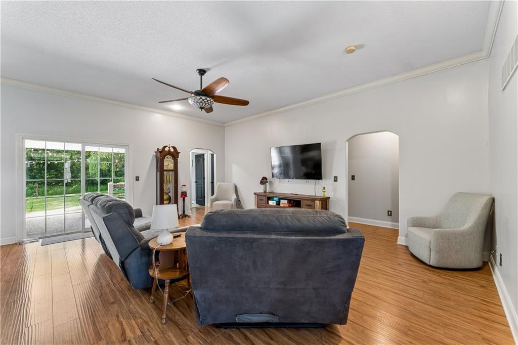 1611 Deer Run Road Property Photo 6