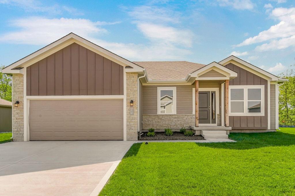 700 Blazing Star Drive Property Photo 4