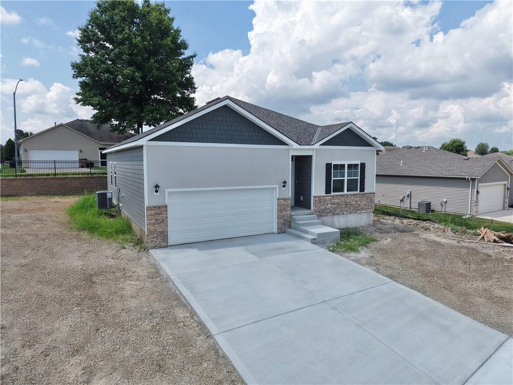 2211 Crestview Place Property Photo 1