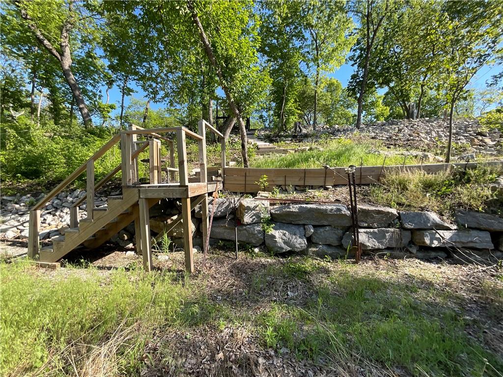 Lakecrest Drive Property Photo 25