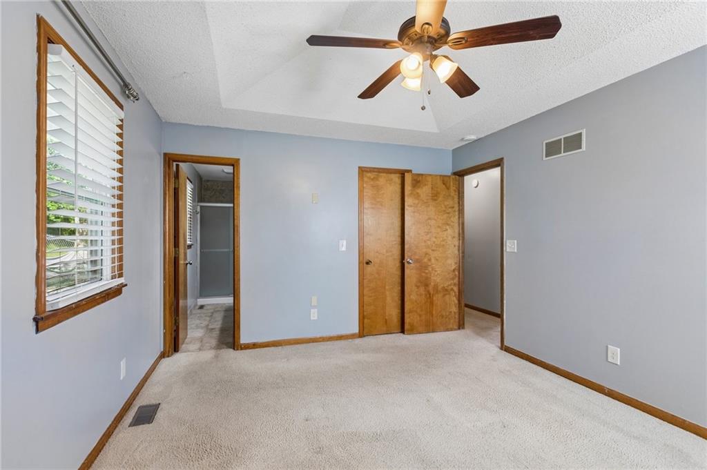 807 E Summit Street Property Photo 13