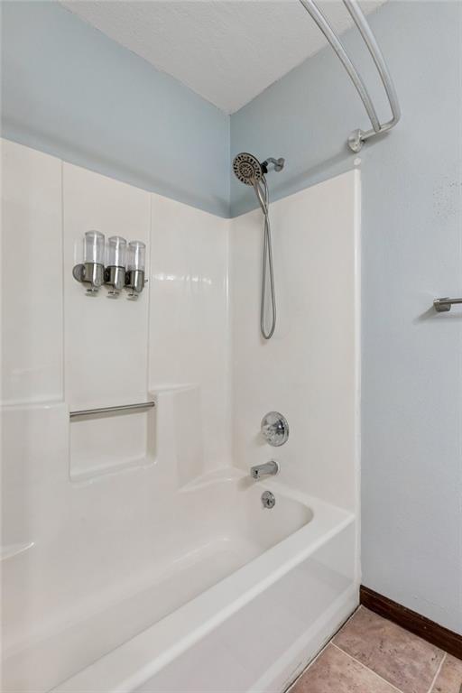 807 E Summit Street Property Photo 17