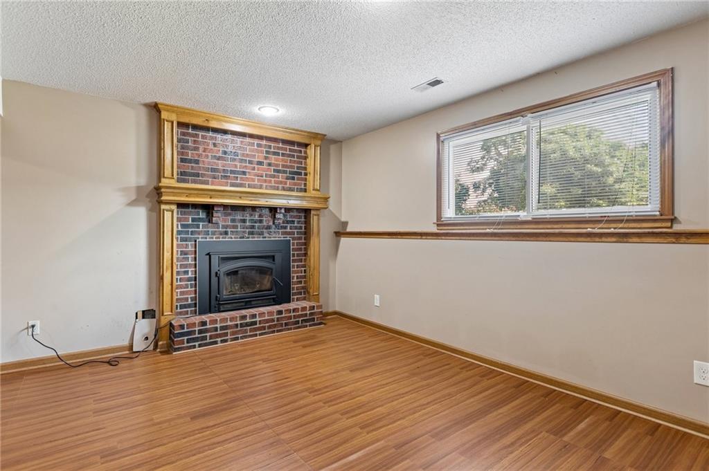 807 E Summit Street Property Photo 20
