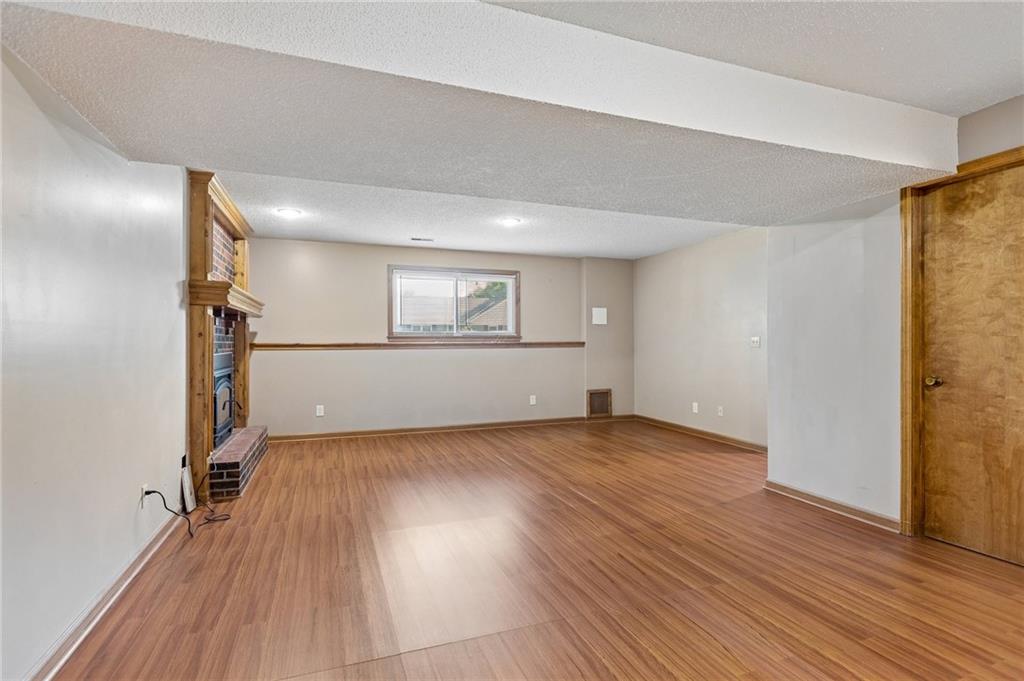 807 E Summit Street Property Photo 21