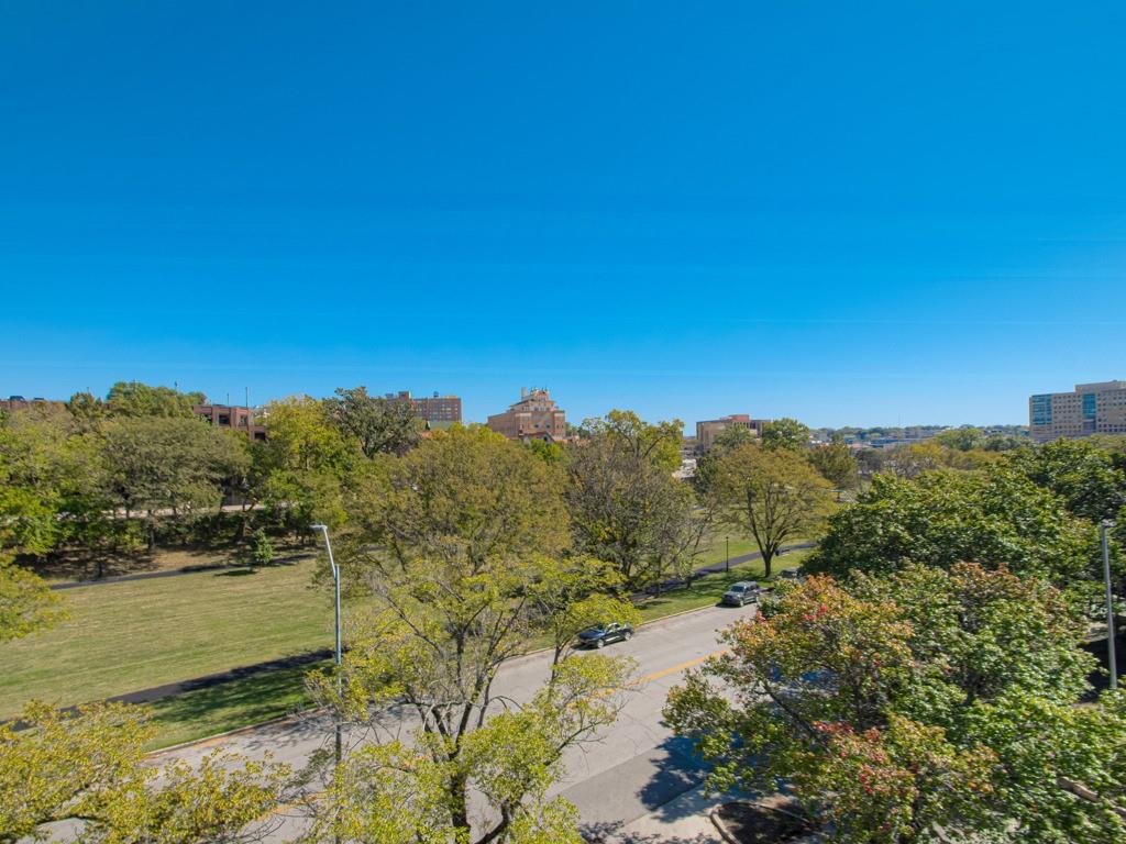 4545 Wornall Road Property Photo 46