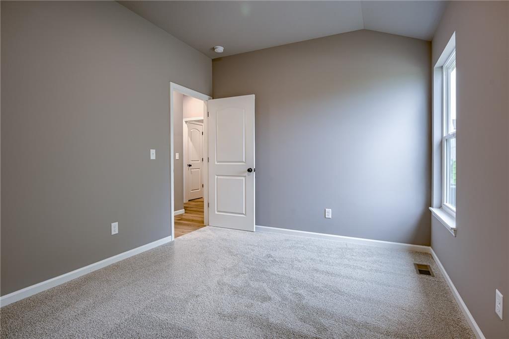 12423 S Redwood Street Property Photo 5
