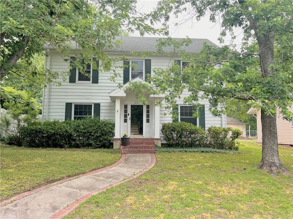 409 N Park Boulevard Property Photo 1