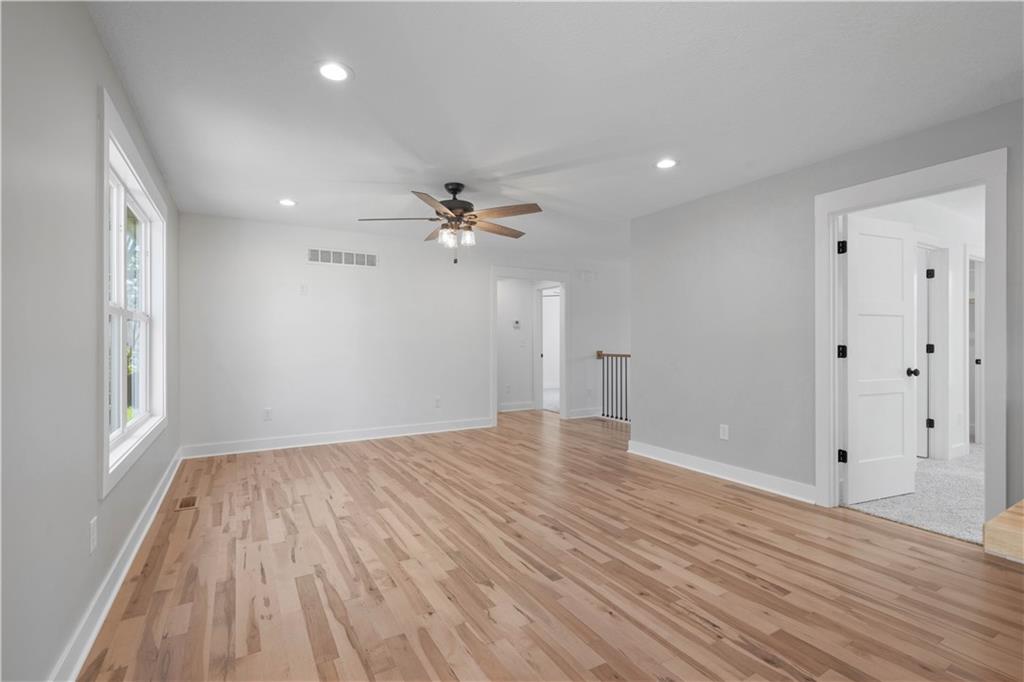5037 Comanche Lane Property Photo 8