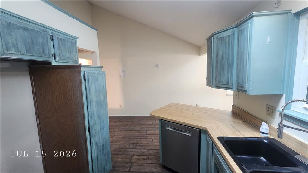 4308 N Bellaire Avenue Property Photo 14