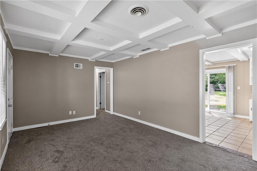 5318 N Garfield Avenue Property Photo 5