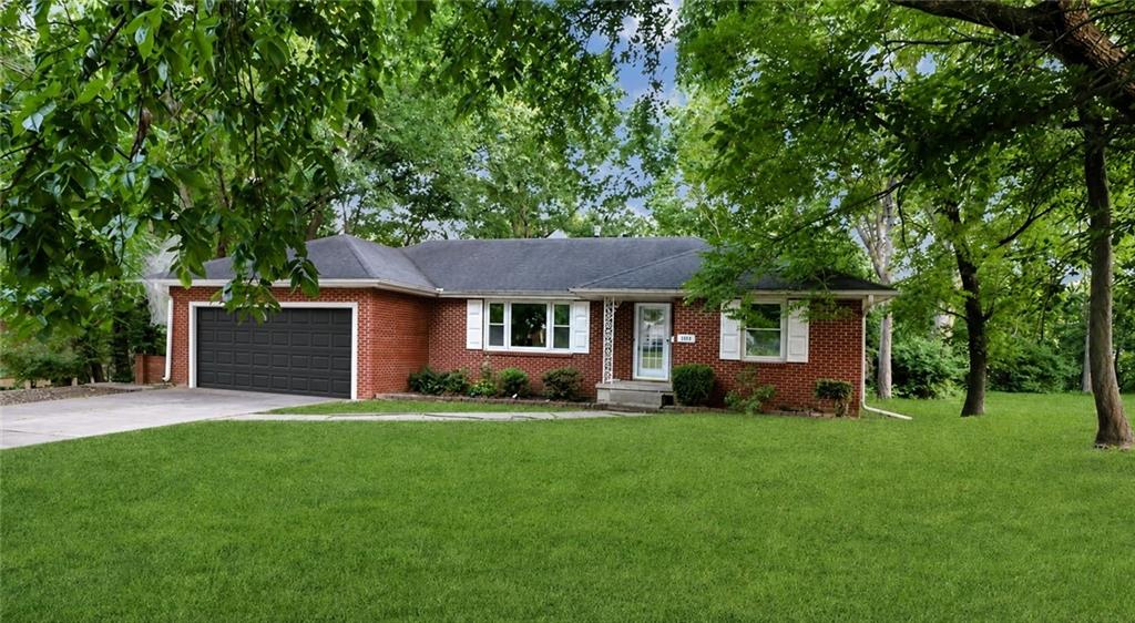 600 Christopher Street Property Photo 1