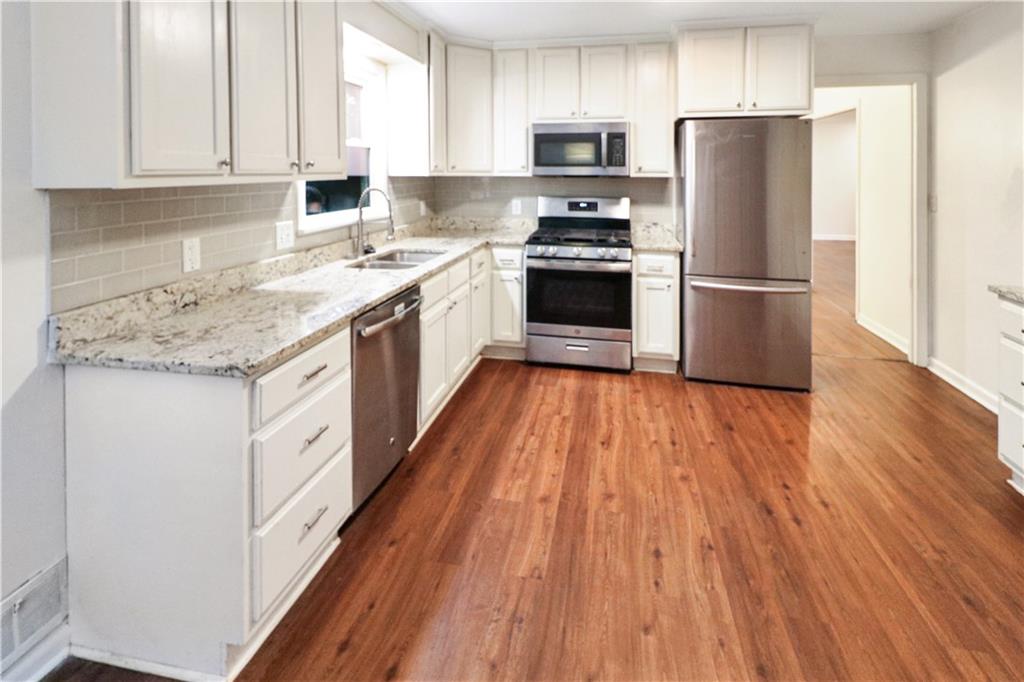 600 Christopher Street Property Photo 12