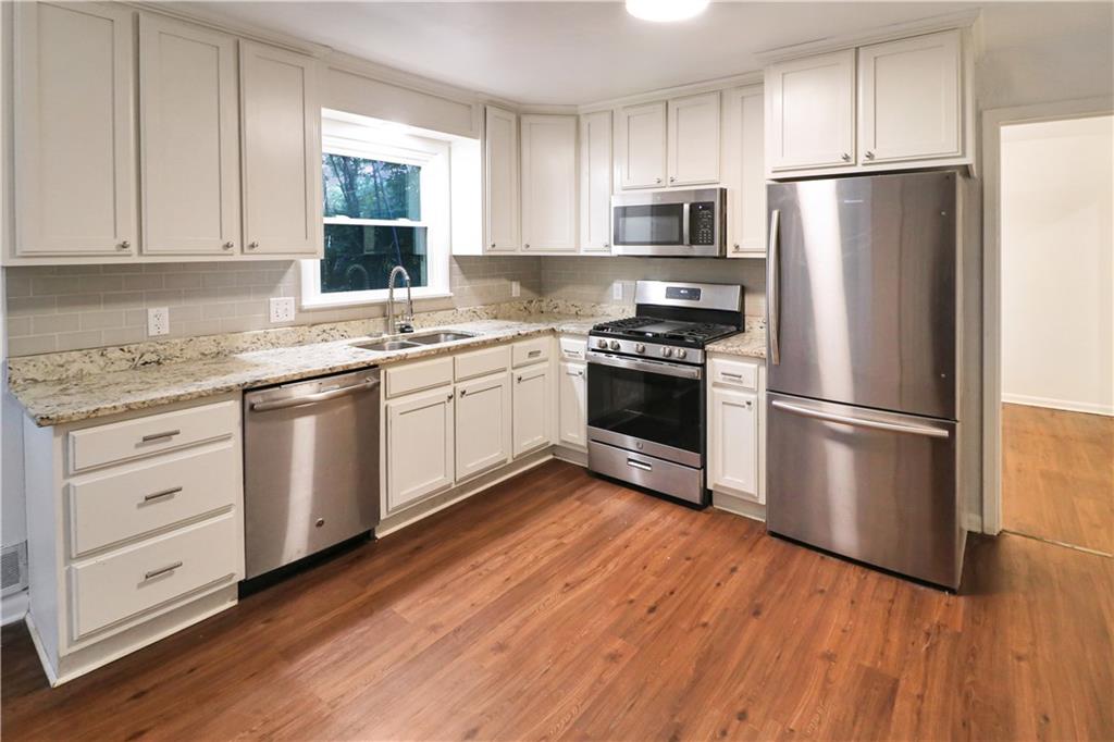 600 Christopher Street Property Photo 13