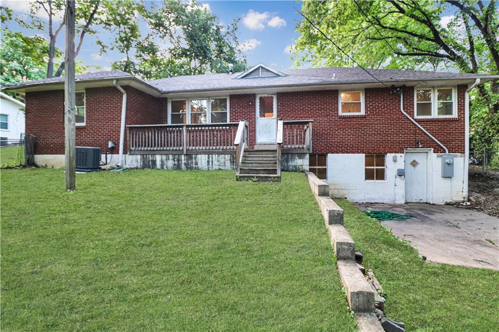 600 Christopher Street Property Photo 23