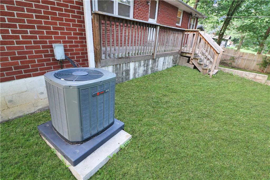 600 Christopher Street Property Photo 25