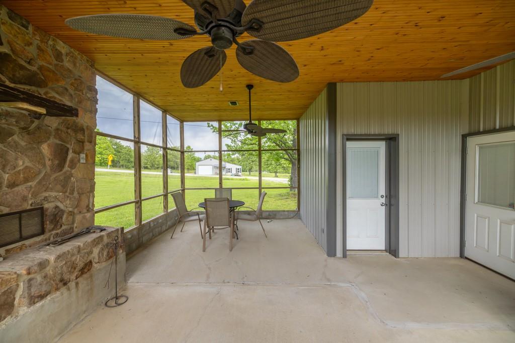 820 Nw B Highway Property Photo 20