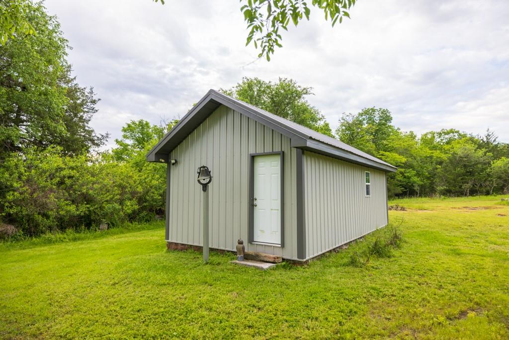 820 Nw B Highway Property Photo 37
