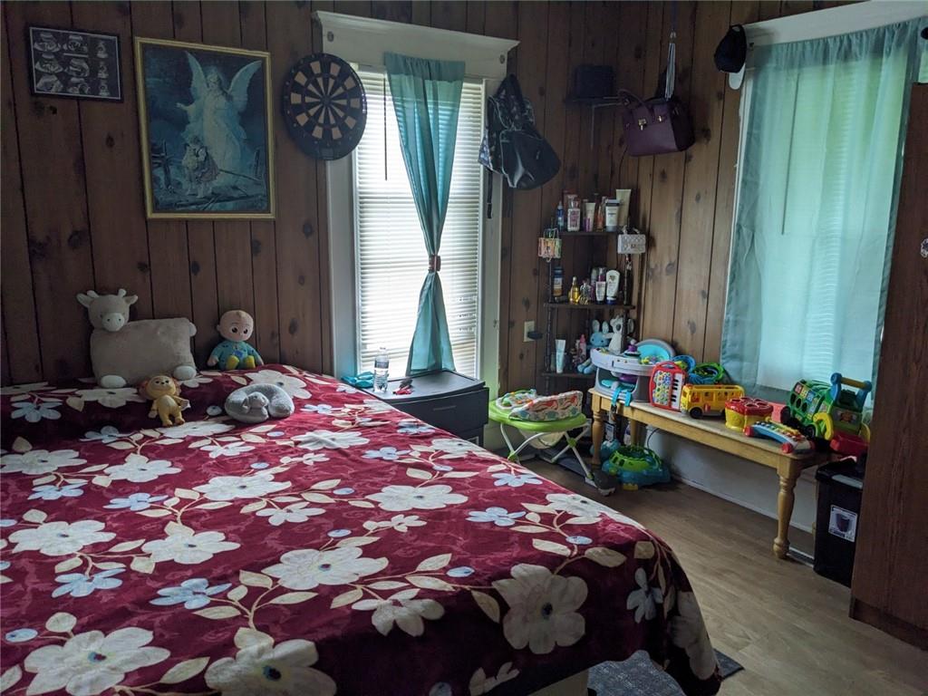 606 Brown Street Property Photo 5