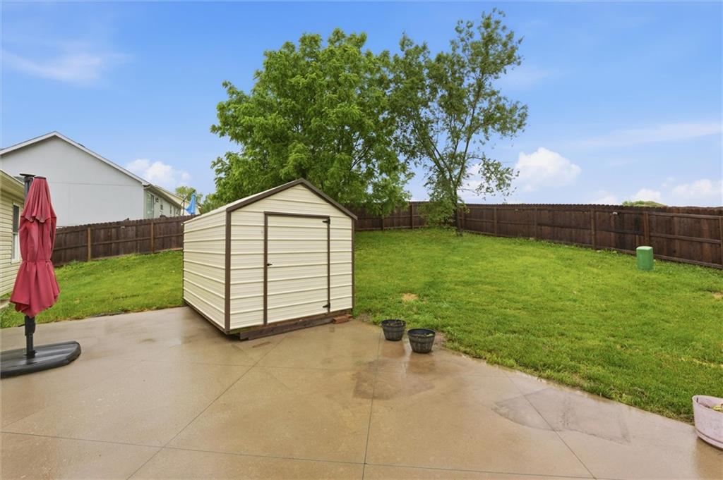 210 E Whispering Hills Boulevard Property Photo 6