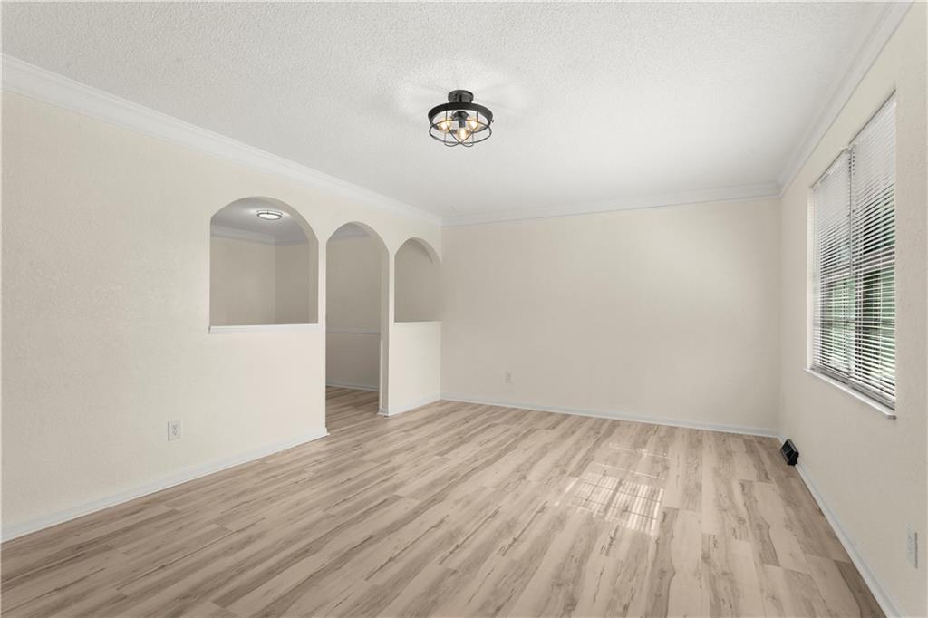 1334 S Main Street Property Photo 7