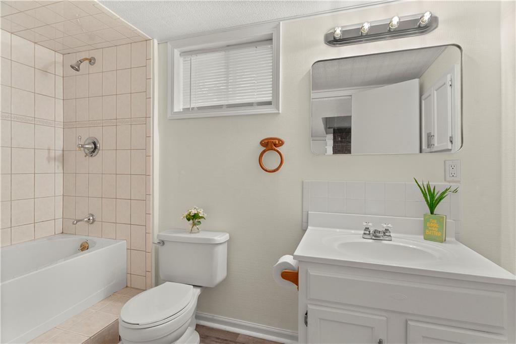 1334 S Main Street Property Photo 25