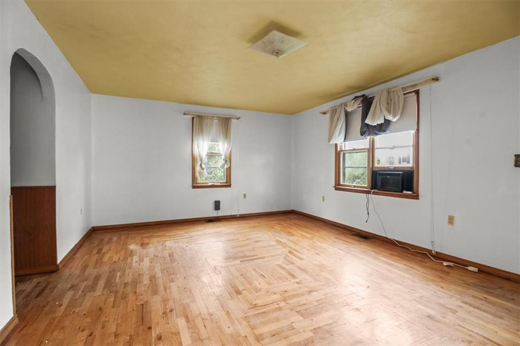 1839 Poplar Street Property Photo 2