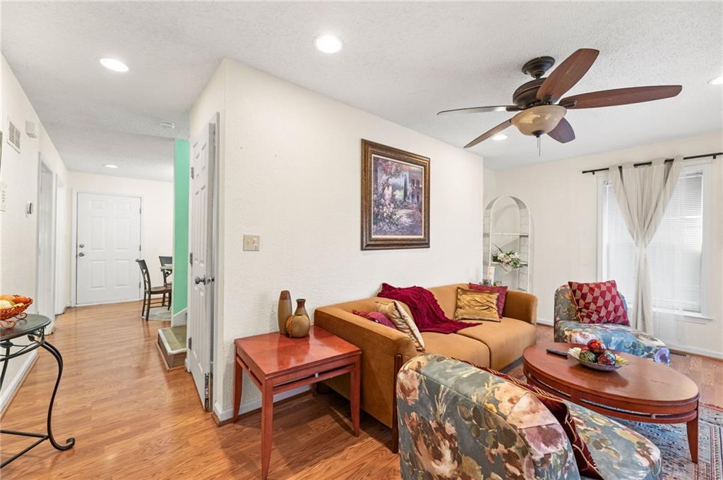 3435 Euclid Avenue Property Photo 4