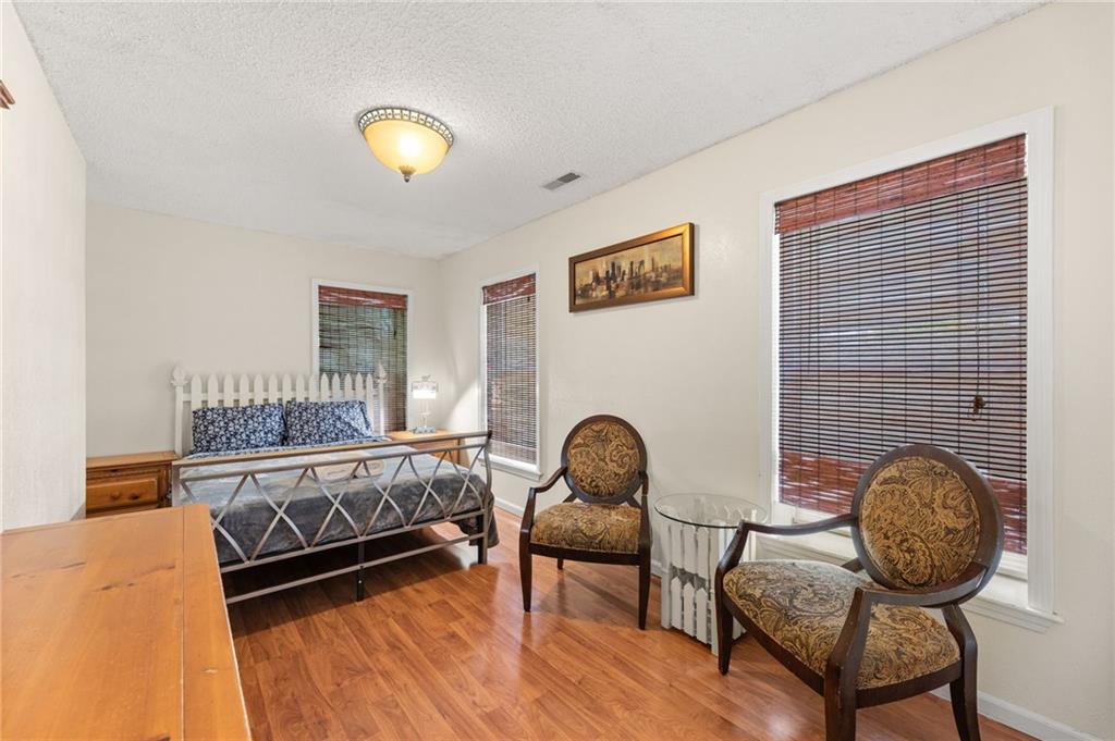 3435 Euclid Avenue Property Photo 18