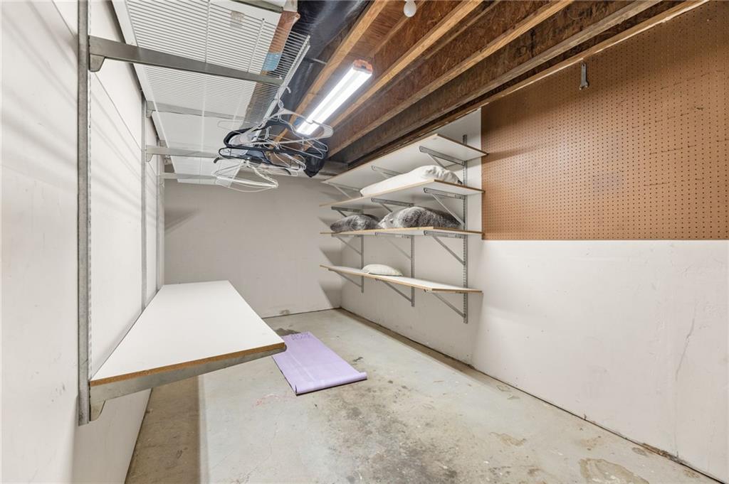 3435 Euclid Avenue Property Photo 28