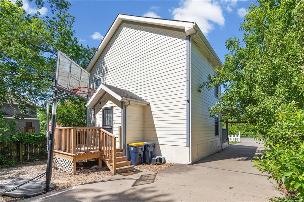 3435 Euclid Avenue Property Photo 31