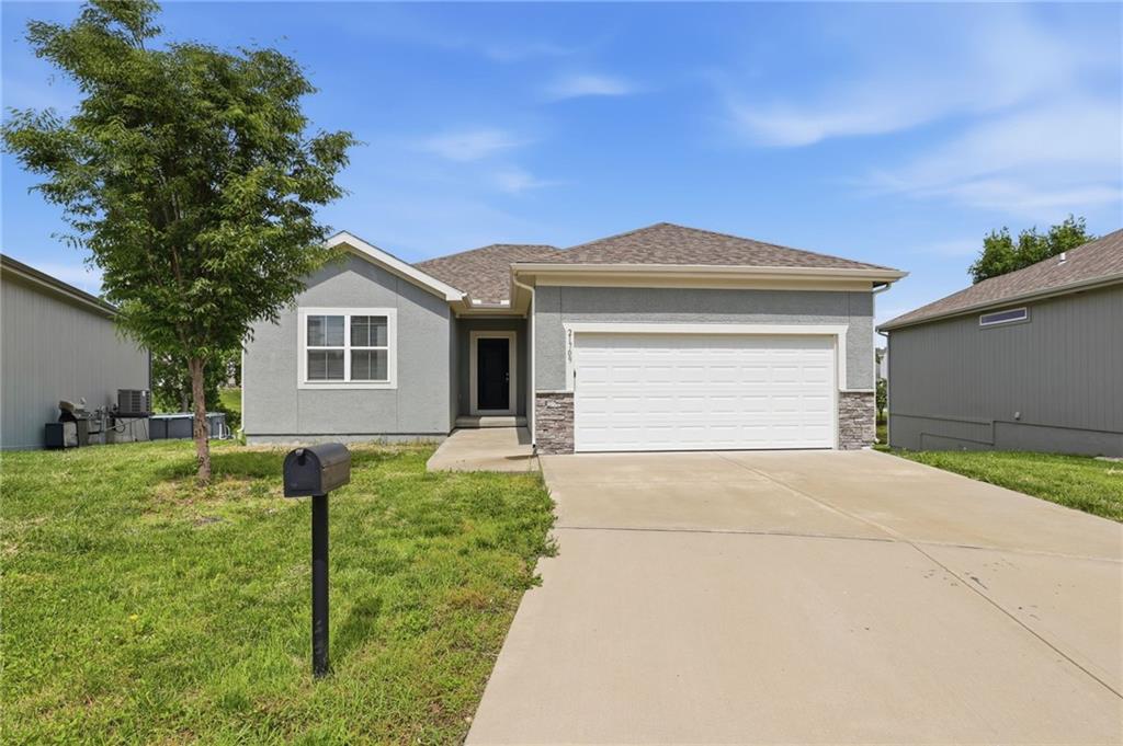 21709 N Ridge Court Property Photo 1