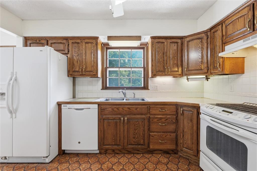 6718 Brink Street Property Photo 10