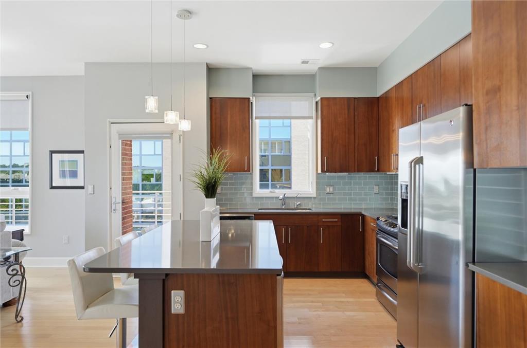 4521 Wornall Road Property Photo 16
