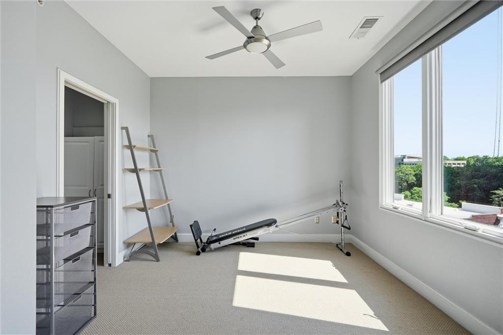 4521 Wornall Road Property Photo 24