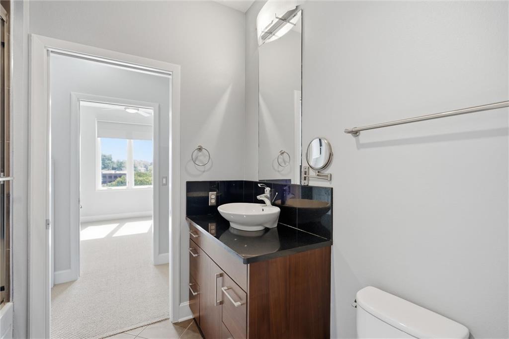 4521 Wornall Road Property Photo 26