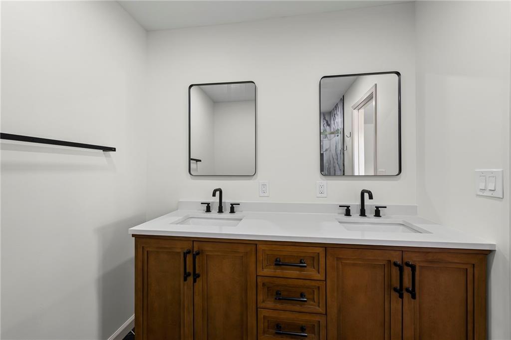 1309 W 100th Terrace Property Photo 19